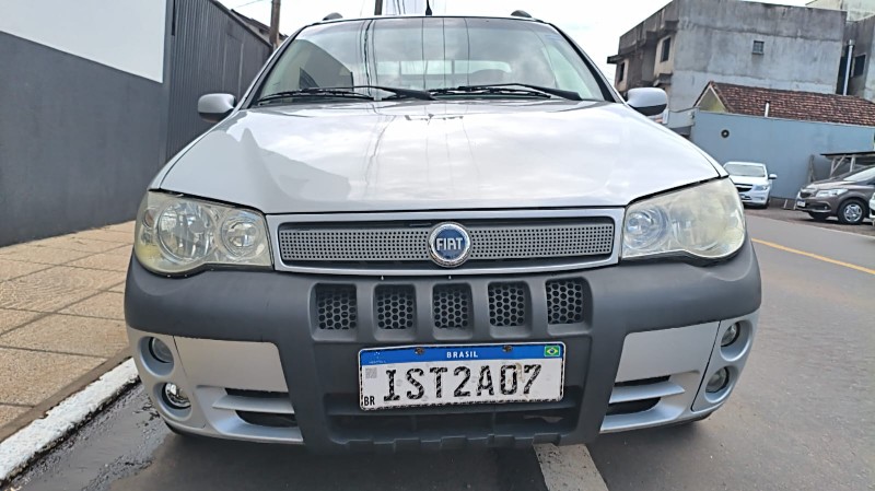 FIAT STRADA C.ESTENDIDA TREKKING 1.4 2006/2006 ADRIANO VEÍCULOS CRUZEIRO DO SUL / Carros no Vale