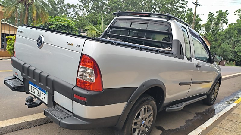 FIAT STRADA C.ESTENDIDA TREKKING 1.4 2006/2006 ADRIANO VEÍCULOS CRUZEIRO DO SUL / Carros no Vale