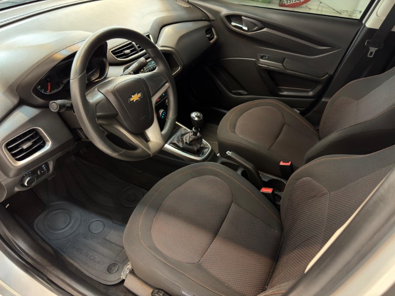 CHEVROLET ONIX 1.4 LT 2016/2016 LUCAS AUTOMÓVEIS BOM RETIRO DO SUL / Carros no Vale
