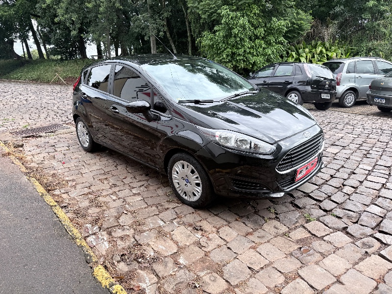 FORD FIESTA 1.5 2014/2014 ELY AUTOMÓVEIS LAJEADO / Carros no Vale
