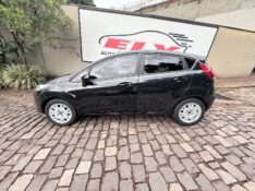 FORD FIESTA 1.5 2014/2014 ELY AUTOMÓVEIS LAJEADO / Carros no Vale