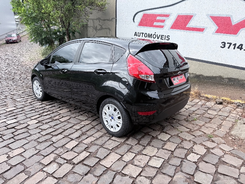 FORD FIESTA 1.5 2014/2014 ELY AUTOMÓVEIS LAJEADO / Carros no Vale
