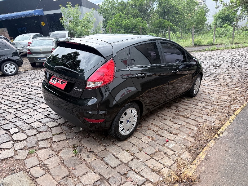 FORD FIESTA 1.5 2014/2014 ELY AUTOMÓVEIS LAJEADO / Carros no Vale