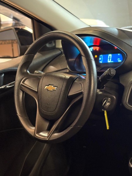 CHEVROLET ONIX 1.4 LT 8V 2013/2013 JM AUTOMÓVEIS VENÂNCIO AIRES / Carros no Vale