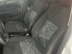 FORD FIESTA 1.5 SE HATCH 16V 2015/2015 TIAGO AUTOMÓVEIS VENÂNCIO AIRES / Carros no Vale