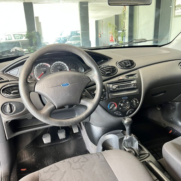 FORD FOCUS 1.6 GL 2009/2009 JOÃO CARROS MULTIMARCAS GUAPORÉ / Carros no Vale FORD FOCUS 1.6 GL 2009/2009 JOÃO CARROS MULTIMARCAS GUAPORÉ / Carros no Vale