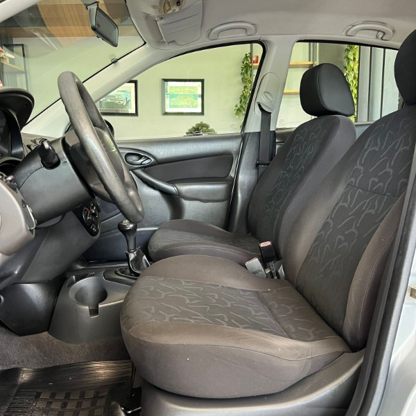 FORD FOCUS 1.6 GL 2009/2009 JOÃO CARROS MULTIMARCAS GUAPORÉ / Carros no Vale FORD FOCUS 1.6 GL 2009/2009 JOÃO CARROS MULTIMARCAS GUAPORÉ / Carros no Vale