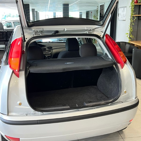 FORD FOCUS 1.6 GL 2009/2009 JOÃO CARROS MULTIMARCAS GUAPORÉ / Carros no Vale FORD FOCUS 1.6 GL 2009/2009 JOÃO CARROS MULTIMARCAS GUAPORÉ / Carros no Vale