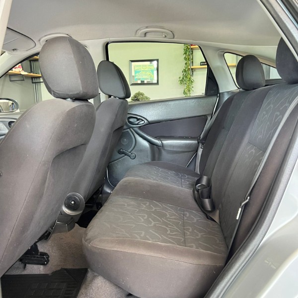 FORD FOCUS 1.6 GL 2009/2009 JOÃO CARROS MULTIMARCAS GUAPORÉ / Carros no Vale FORD FOCUS 1.6 GL 2009/2009 JOÃO CARROS MULTIMARCAS GUAPORÉ / Carros no Vale