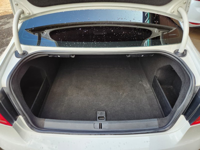 VOLKSWAGEN PASSAT 2.0 TSI DSG 2011/2012 TS VEÍCULOS ANTA GORDA / Carros no Vale