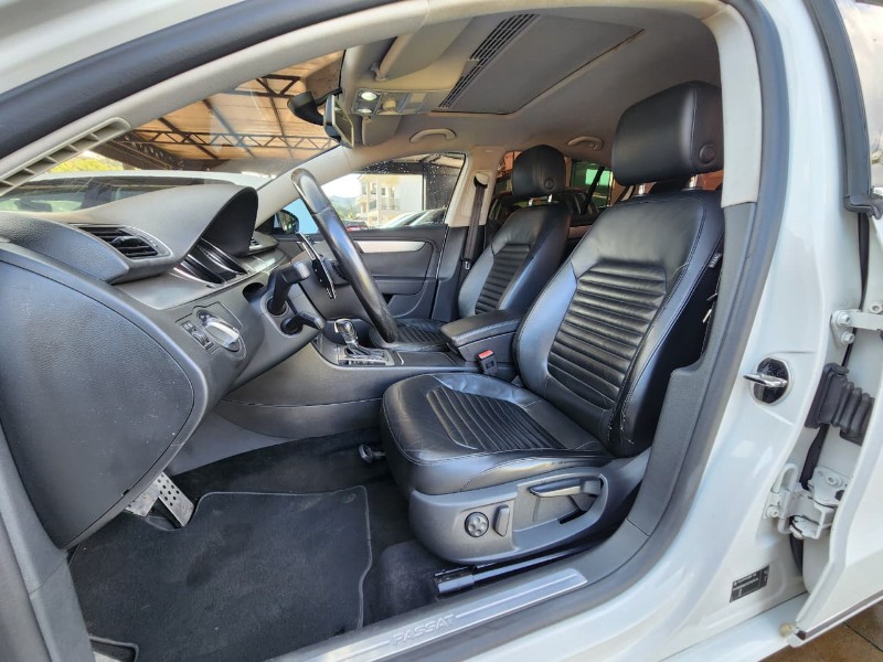 VOLKSWAGEN PASSAT 2.0 TSI DSG 2011/2012 TS VEÍCULOS ANTA GORDA / Carros no Vale