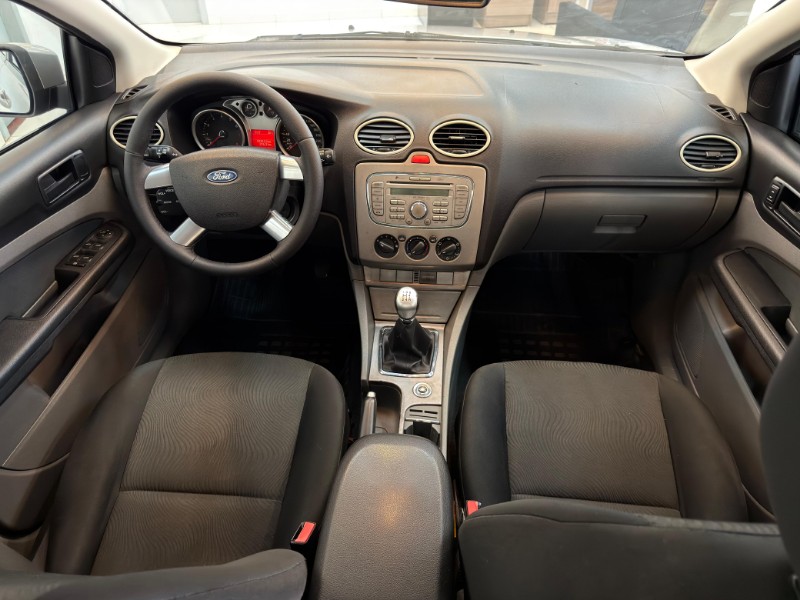 FORD FOCUS SEDAN FOCUS SEDAN 2.0 FLEX 4P 2012/2012 LUCAS AUTOMÓVEIS BOM RETIRO DO SUL / Carros no Vale