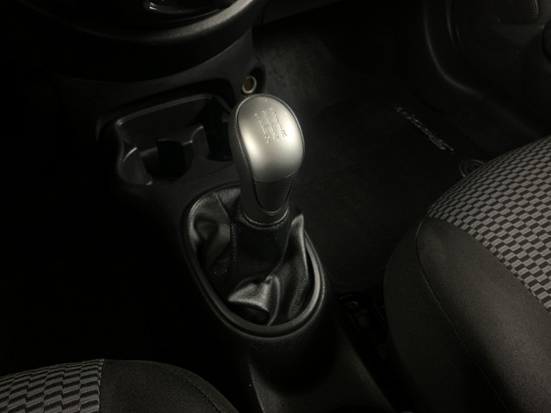 NISSAN MARCH 1.0 S 12V FLEX 4P MANUAL 2017/2018 DUARTE VEÍCULOS PORTO ALEGRE / Carros no Vale NISSAN MARCH 1.0 S 12V FLEX 4P MANUAL 2017/2018 DUARTE VEÍCULOS PORTO ALEGRE / Carros no Vale