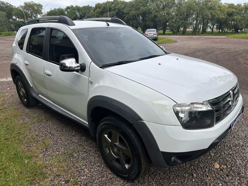 RENAULT DUSTER DYNAMIQUE 2.0 /2014 MENEGHINI VEÍCULOS ARROIO DO MEIO / Carros no Vale