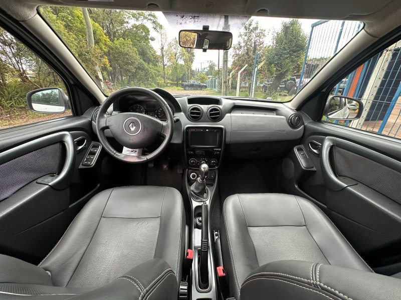 RENAULT DUSTER DYNAMIQUE 2.0 /2014 MENEGHINI VEÍCULOS ARROIO DO MEIO / Carros no Vale