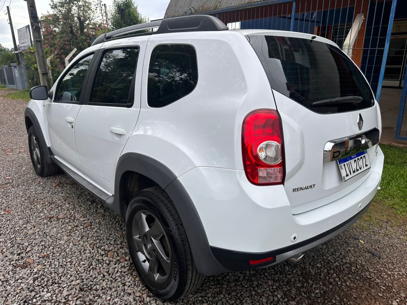 RENAULT DUSTER DYNAMIQUE 2.0 /2014 MENEGHINI VEÍCULOS ARROIO DO MEIO / Carros no Vale