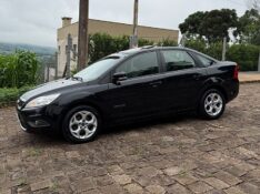 FORD FOCUS SEDAN FOCUS 2.0 TITANIUM PLUS SEDAN 16V FLEX 4P AUTOMÁTICO 2012/2012 BOSCO AUTOMÓVEIS GUAPORÉ / Carros no Vale