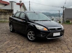 FORD FOCUS SEDAN FOCUS 2.0 TITANIUM PLUS SEDAN 16V FLEX 4P AUTOMÁTICO 2012/2012 BOSCO AUTOMÓVEIS GUAPORÉ / Carros no Vale