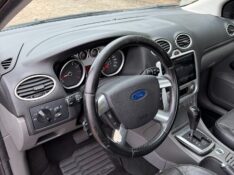 FORD FOCUS SEDAN FOCUS 2.0 TITANIUM PLUS SEDAN 16V FLEX 4P AUTOMÁTICO 2012/2012 BOSCO AUTOMÓVEIS GUAPORÉ / Carros no Vale