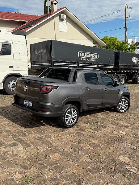 FIAT STRADA 1.3 VOLCANO CD 8V 2023/2023 BOSCO AUTOMÓVEIS GUAPORÉ / Carros no Vale