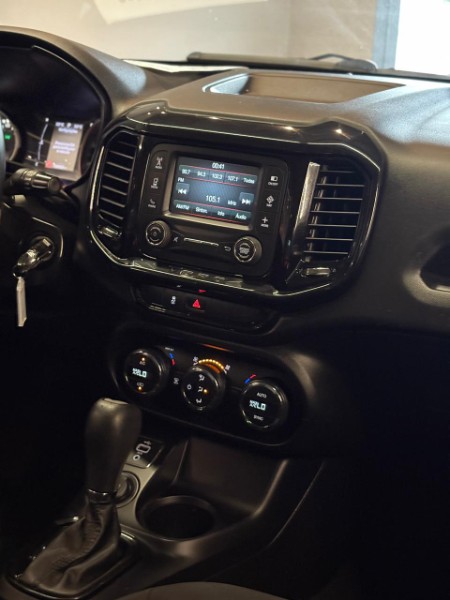 FIAT TORO FREEDOM 1.8 16V FLEX AUT. 2017/2017 JM AUTOMÓVEIS VENÂNCIO AIRES / Carros no Vale