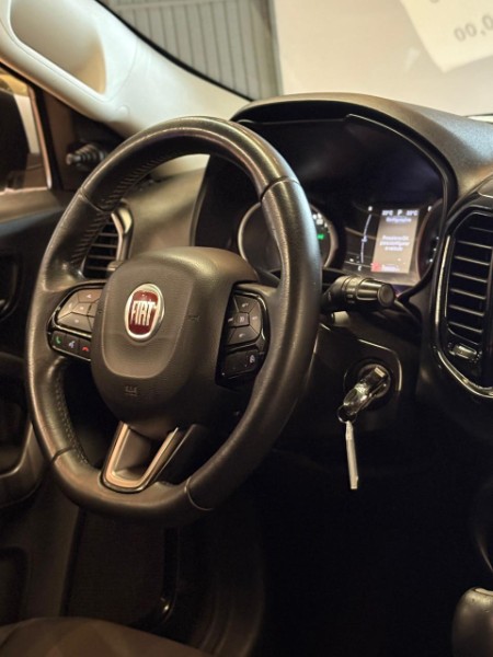 FIAT TORO FREEDOM 1.8 16V FLEX AUT. 2017/2017 JM AUTOMÓVEIS VENÂNCIO AIRES / Carros no Vale