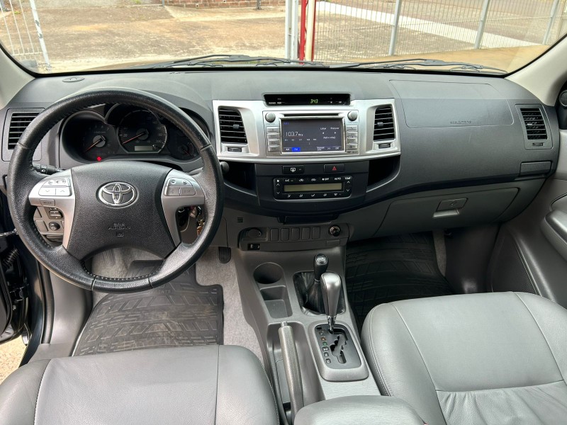 TOYOTA HILUX 2.7 SRV CD 4X4 2013/2014 LAVENDA VEÍCULOS ARROIO DO MEIO / Carros no Vale