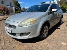 FIAT BRAVO 1.8 ESSENCE 16V FLEX 4P MANUAL 2011/2012 COMPLETO VEÍCULOS GUAPORÉ / Carros no Vale