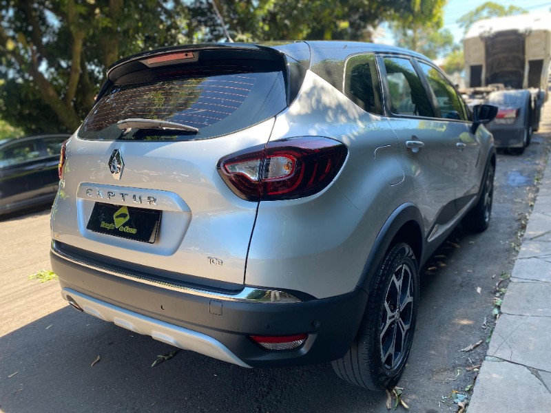RENAULT CAPTUR 1.3 ICONIC 16V TURBO 2021/2022 ESTAÇÃO DO CARRO ESTRELA / Carros no Vale