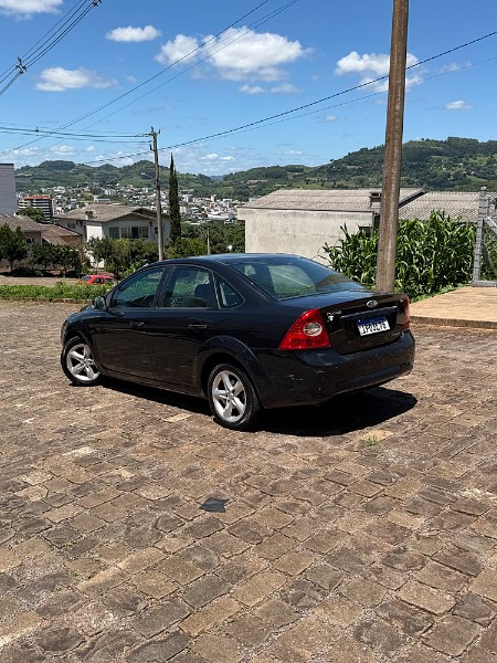 FORD FOCUS 2.0 16V FLEX 4P AUTOMÁTICO 2009/2009 BOSCO AUTOMÓVEIS GUAPORÉ / Carros no Vale