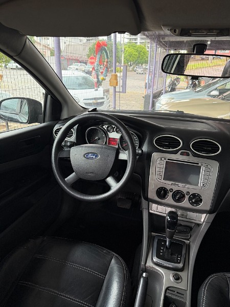 FORD FOCUS 2.0 16V FLEX 4P AUTOMÁTICO 2009/2009 BOSCO AUTOMÓVEIS GUAPORÉ / Carros no Vale