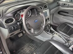 FORD FOCUS 2.0 16V FLEX 4P AUTOMÁTICO 2009/2009 BOSCO AUTOMÓVEIS GUAPORÉ / Carros no Vale