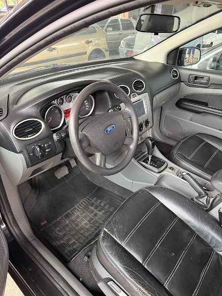 FORD FOCUS 2.0 16V FLEX 4P AUTOMÁTICO 2009/2009 BOSCO AUTOMÓVEIS GUAPORÉ / Carros no Vale