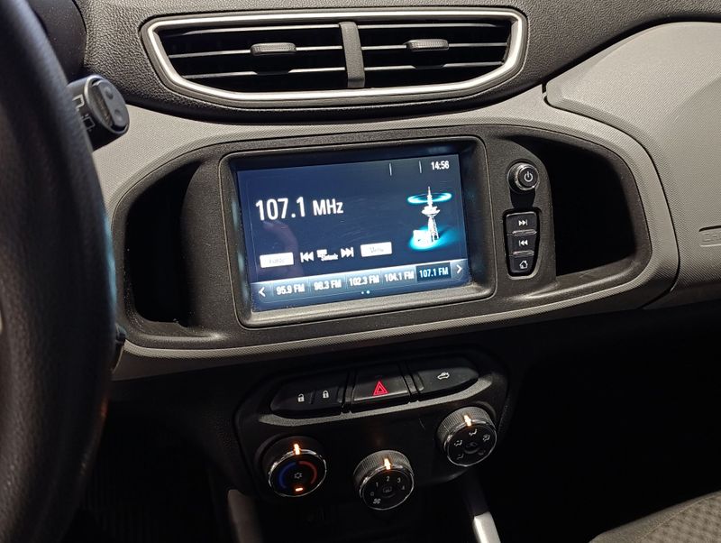 Chevrolet Onix 1.4 Lt 2017/2018 SIM VEÍCULOS PORTO ALEGRE / Carros no Vale