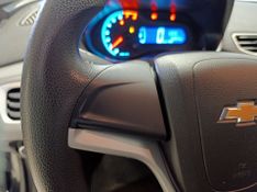 Chevrolet Onix 1.4 Lt 2017/2018 SIM VEÍCULOS PORTO ALEGRE / Carros no Vale