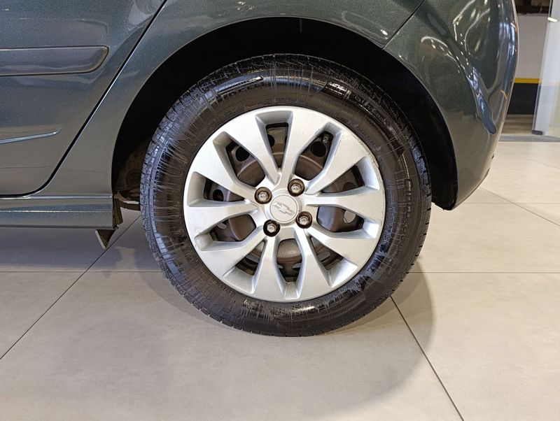 Chevrolet Onix 1.4 Lt 2017/2018 SIM VEÍCULOS PORTO ALEGRE / Carros no Vale