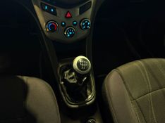 Chevrolet Sonic 1.6 Lt 16v 2013/2014 SIM VEÍCULOS PORTO ALEGRE / Carros no Vale