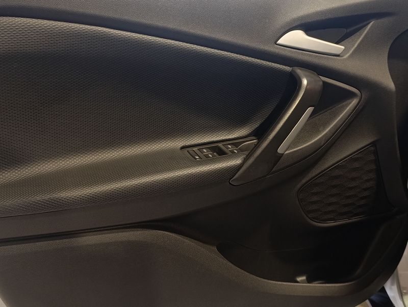 Chevrolet Tracker Ltz 1.0 Turbo 12v 2022/2023 SIM VEÍCULOS PORTO ALEGRE / Carros no Vale