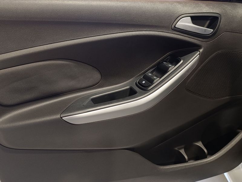 Ford Ka 1.0 Sel Ticvt 2017/2018 SIM VEÍCULOS PORTO ALEGRE / Carros no Vale