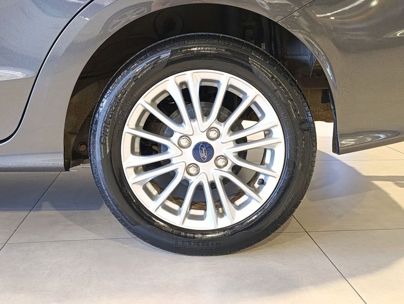 Ford Ka 1.5 Sedan Titanium 12v 2019/2020 SIM VEÍCULOS PORTO ALEGRE / Carros no Vale