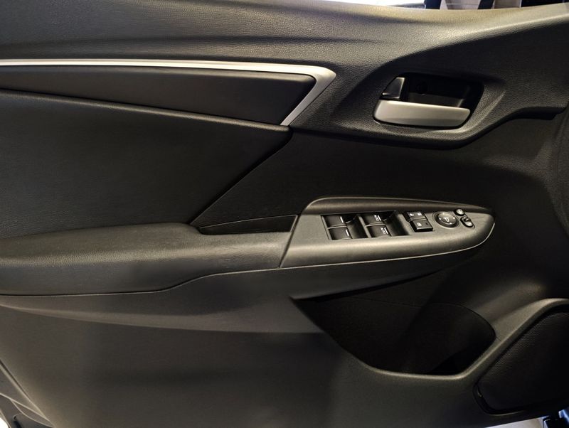 Honda Wr-v Exl Cvt 2020/2021 SIM VEÍCULOS PORTO ALEGRE / Carros no Vale