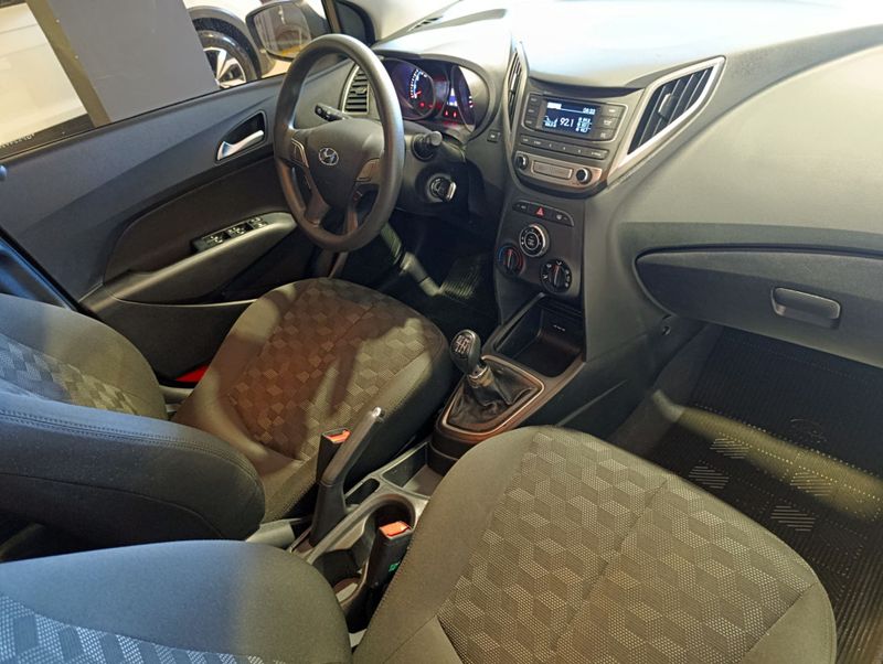 Hyundai Hb20 Comfort 1.6 16v Mec. 2015/2016 SIM VEÍCULOS PORTO ALEGRE / Carros no Vale
