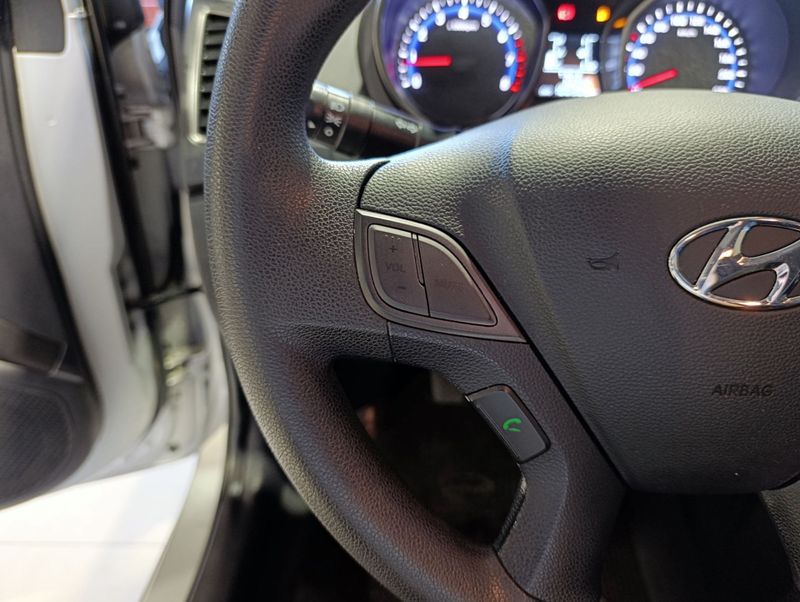 Hyundai Hb20 Comfort 1.6 16v Mec. 2015/2016 SIM VEÍCULOS PORTO ALEGRE / Carros no Vale