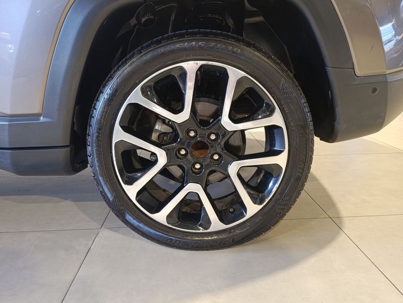 Jeep Compass Limited 2.0 4×2 16v 2018/2019 SIM VEÍCULOS PORTO ALEGRE / Carros no Vale