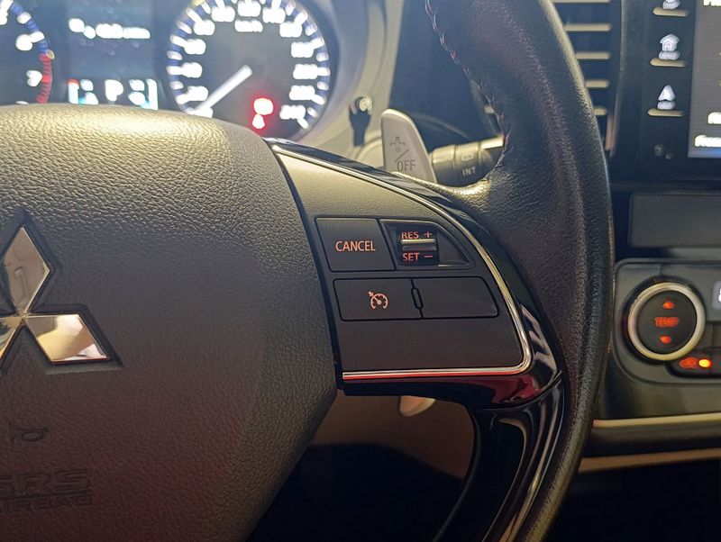 Mitsubishi Outlander 3.0 Gt 4×4 V6 24v 2016/2016 SIM VEÍCULOS PORTO ALEGRE / Carros no Vale