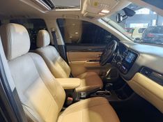 Mitsubishi Outlander 3.0 Gt 4×4 V6 24v 2016/2016 SIM VEÍCULOS PORTO ALEGRE / Carros no Vale