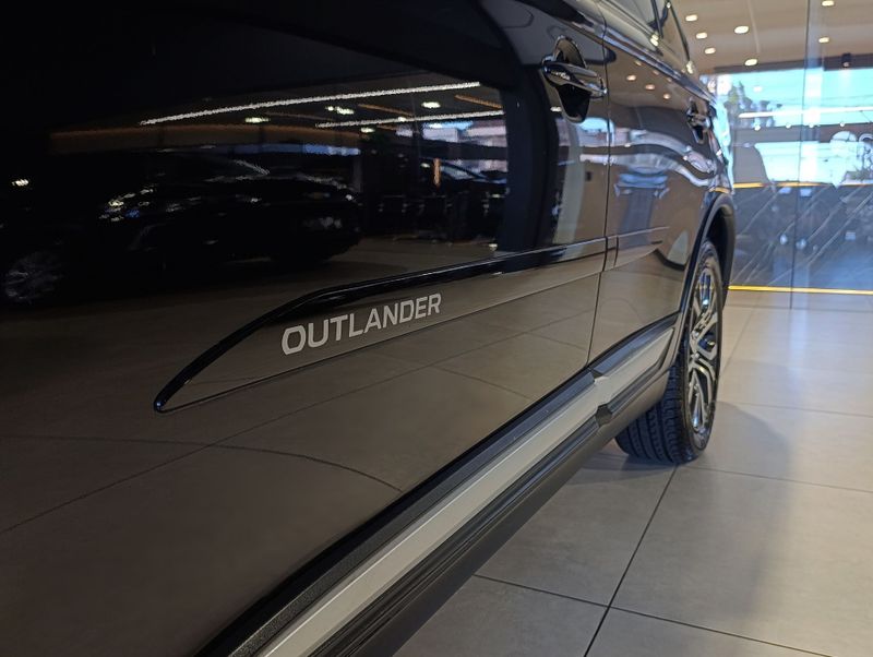 Mitsubishi Outlander 3.0 Gt 4×4 V6 24v 2016/2016 SIM VEÍCULOS PORTO ALEGRE / Carros no Vale