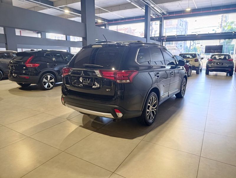 Mitsubishi Outlander 3.0 Gt 4×4 V6 24v 2016/2016 SIM VEÍCULOS PORTO ALEGRE / Carros no Vale