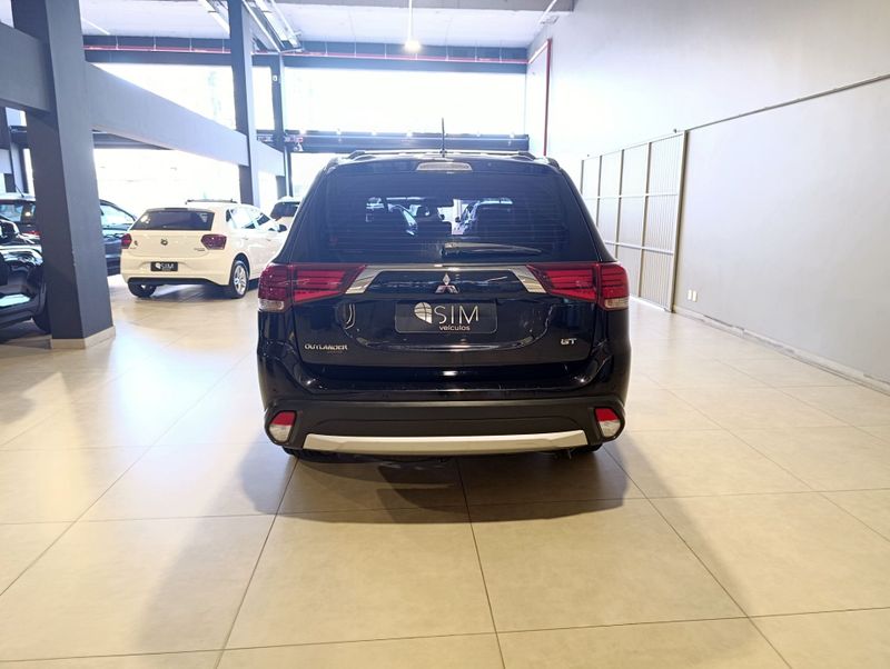 Mitsubishi Outlander 3.0 Gt 4×4 V6 24v 2016/2016 SIM VEÍCULOS PORTO ALEGRE / Carros no Vale