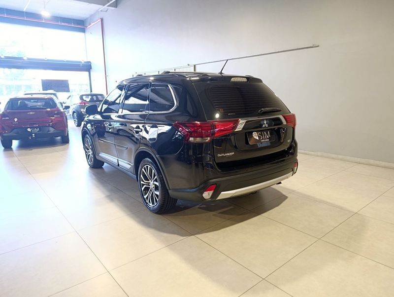 Mitsubishi Outlander 3.0 Gt 4×4 V6 24v 2016/2016 SIM VEÍCULOS PORTO ALEGRE / Carros no Vale